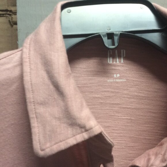 GAP top - Picture 4 of 4